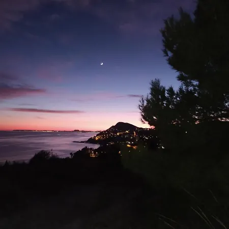 Villa Nuza, Con Piscina Y Barbacoa *