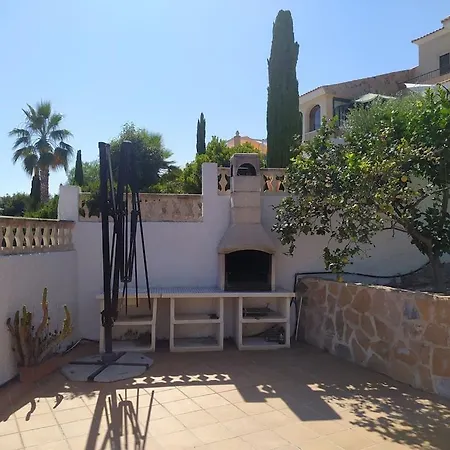 Nuza, Con Piscina Y Barbacoa